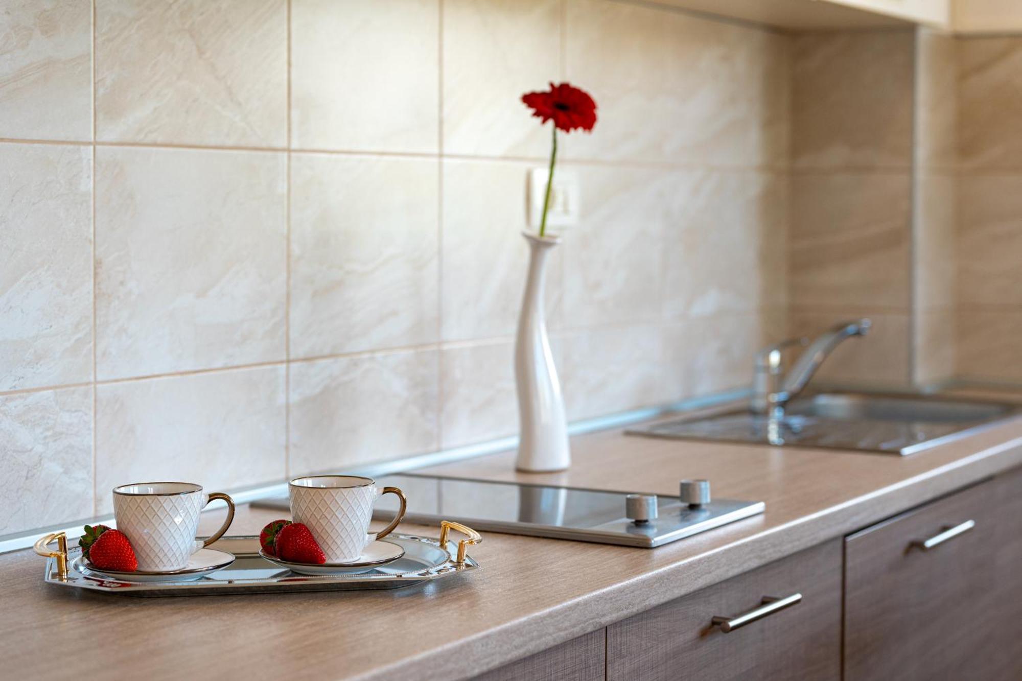 Hera Apartments دُنجِ ستُلِڤ المظهر الخارجي الصورة