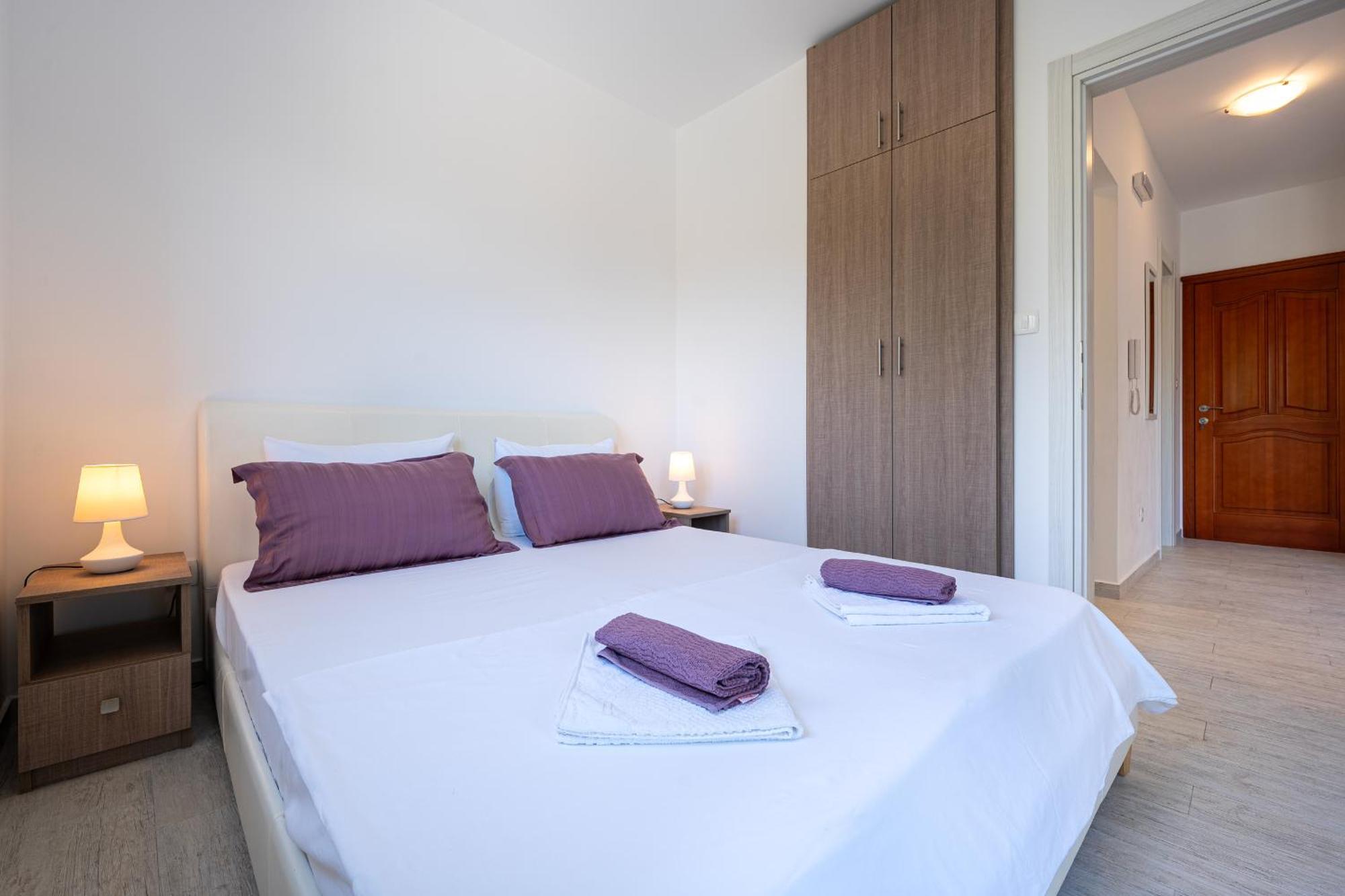 Hera Apartments دُنجِ ستُلِڤ الغرفة الصورة